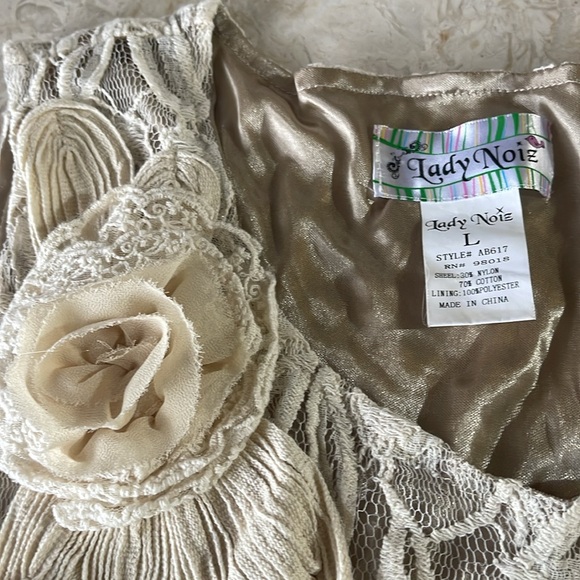 Lady Noiz Lace Rosette Tunic Tank Cream with Ruffle Hem Sz L - Picture 4 of 4